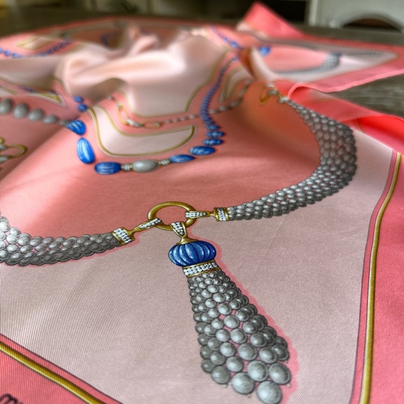 Authentic Cartier Scarf - Picture 6 of 10